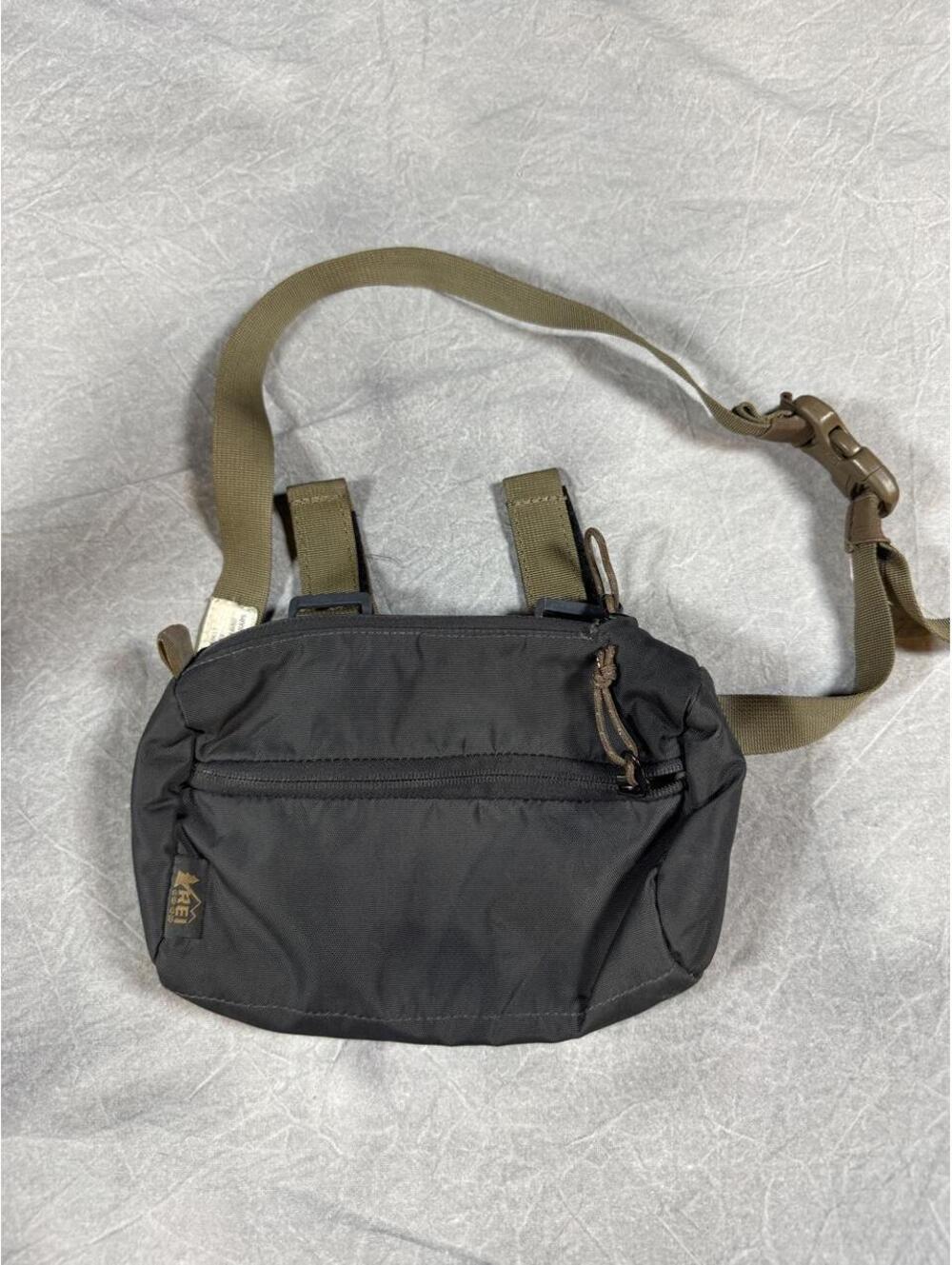 Vintage late 80s/early 90s REI Convertible Fanny Pack Bike Handlebar Bag Olive